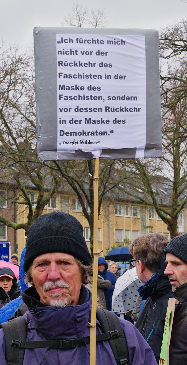 © www.mutbuergerdokus.de: Meerbusch gegen Rechts: Kundgebung 'Für Demokratie und Zusammenhalt'