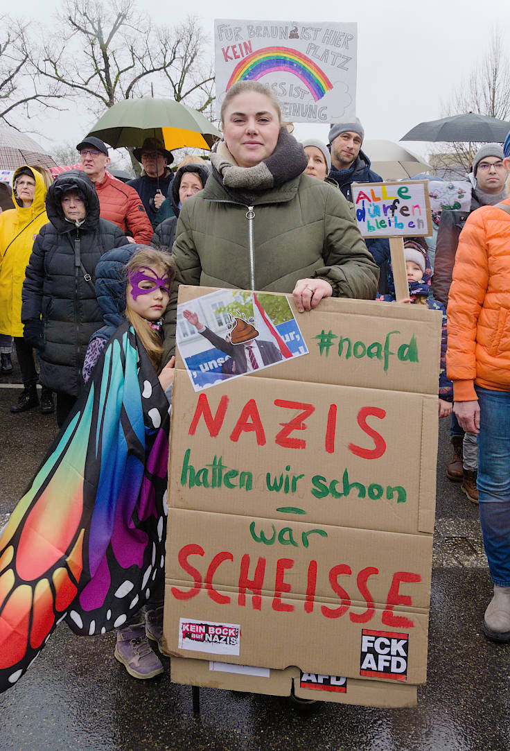© www.mutbuergerdokus.de: Meerbusch gegen Rechts: Kundgebung 'Für Demokratie und Zusammenhalt'