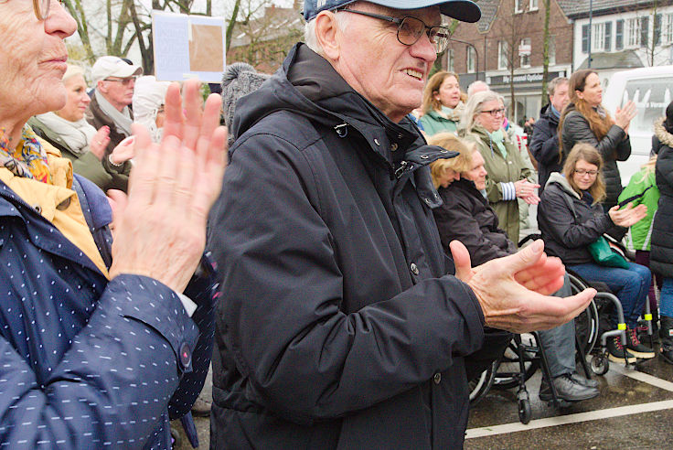 © www.mutbuergerdokus.de: Meerbusch gegen Rechts: Kundgebung 'Für Demokratie und Zusammenhalt'