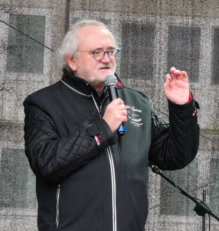© www.mutbuergerdokus.de: Meerbusch gegen Rechts: Kundgebung 'Für Demokratie und Zusammenhalt'