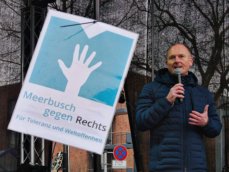 © www.mutbuergerdokus.de: Meerbusch gegen Rechts: Kundgebung 'Für Demokratie und Zusammenhalt'