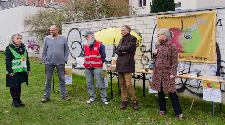 © www.mutbuergerdokus.de: Aktionsbündnis gegen Gentechnik - Düsseldorf und Umgebung: Pressetermin