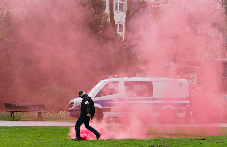 © www.mutbuergerdokus.de: Kundgebung 'Düsseldorf stellt sich quer gegen extreme Rechte und Rassismus!'