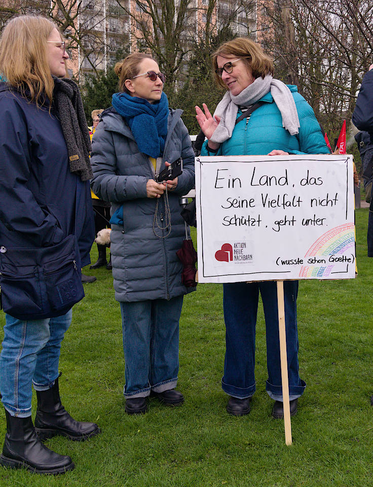 © www.mutbuergerdokus.de: Kundgebung 'Düsseldorf stellt sich quer gegen extreme Rechte und Rassismus!'