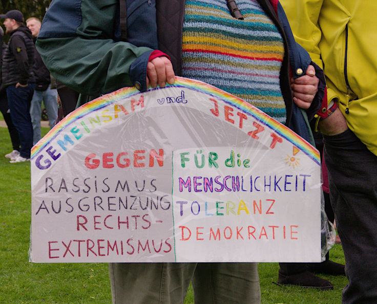 © www.mutbuergerdokus.de: Kundgebung 'Düsseldorf stellt sich quer gegen extreme Rechte und Rassismus!'