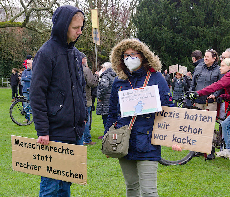 © www.mutbuergerdokus.de: Kundgebung 'Düsseldorf stellt sich quer gegen extreme Rechte und Rassismus!'
