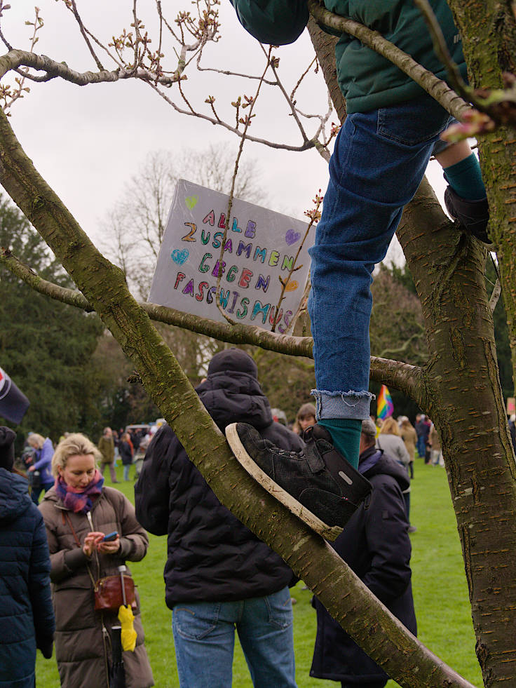 © www.mutbuergerdokus.de: Kundgebung 'Düsseldorf stellt sich quer gegen extreme Rechte und Rassismus!'