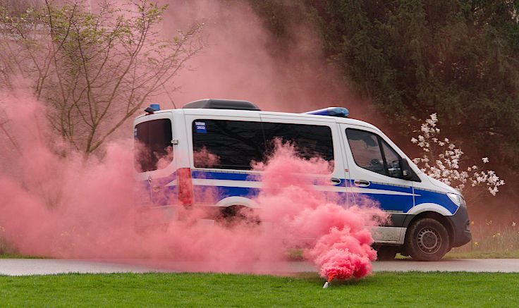 © www.mutbuergerdokus.de: Kundgebung 'Düsseldorf stellt sich quer gegen extreme Rechte und Rassismus!'