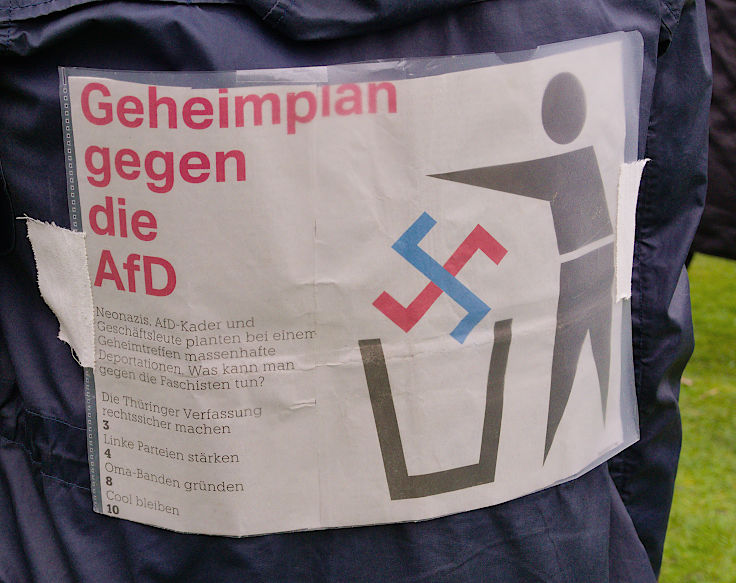 © www.mutbuergerdokus.de: Kundgebung 'Düsseldorf stellt sich quer gegen extreme Rechte und Rassismus!'