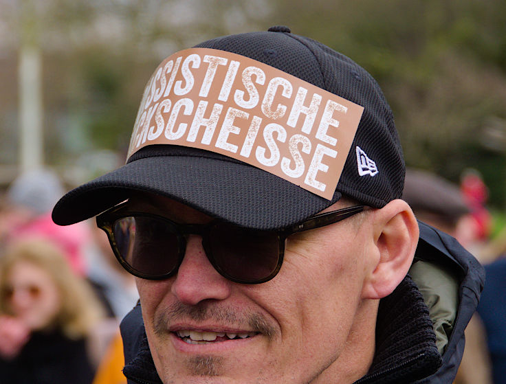 © www.mutbuergerdokus.de: Kundgebung 'Düsseldorf stellt sich quer gegen extreme Rechte und Rassismus!'