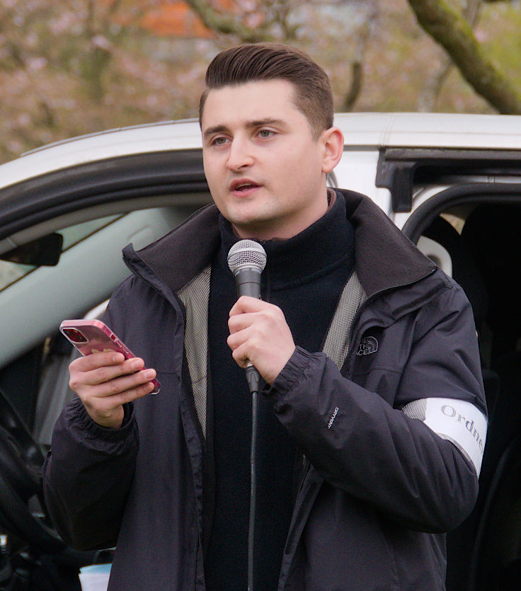 © www.mutbuergerdokus.de: Kundgebung 'Düsseldorf stellt sich quer gegen extreme Rechte und Rassismus!'