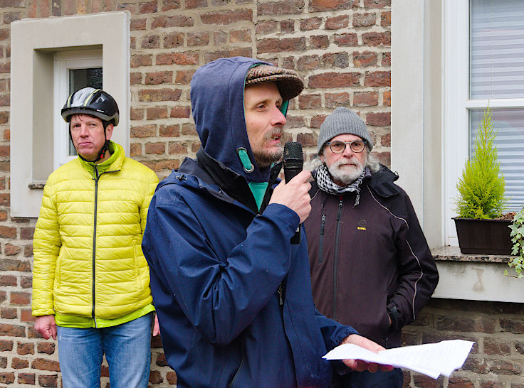 © www.mutbuergerdokus.de: Wasserbündnis Rheinisches Revier: Protest-Radtour entlang der geplanten Rheinwassertransportleitung