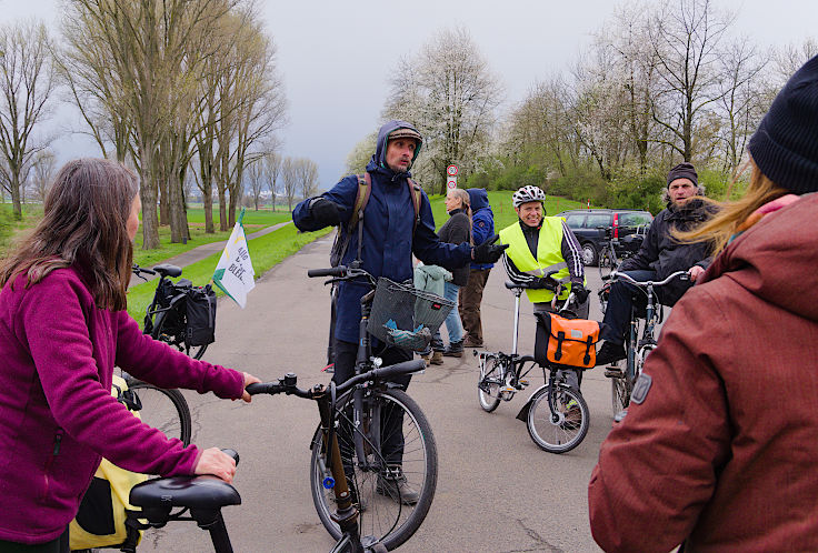 © www.mutbuergerdokus.de: Wasserbündnis Rheinisches Revier: Protest-Radtour entlang der geplanten Rheinwassertransportleitung