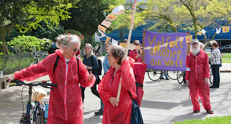 © www.mutbuergerdokus.de: Aktionsbündnis gegen Gentechnik - Düsseldorf und Umgebung: Demonstration 'Gehen gegen Gentechnik'
