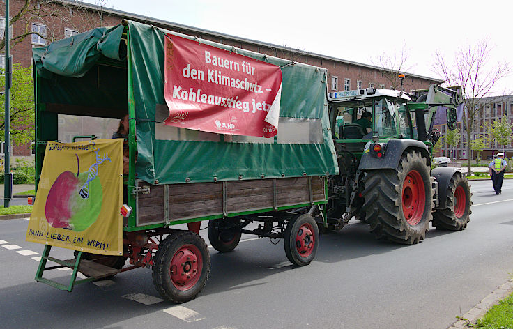 © www.mutbuergerdokus.de: Aktionsbündnis gegen Gentechnik - Düsseldorf und Umgebung: Demonstration 'Gehen gegen Gentechnik'