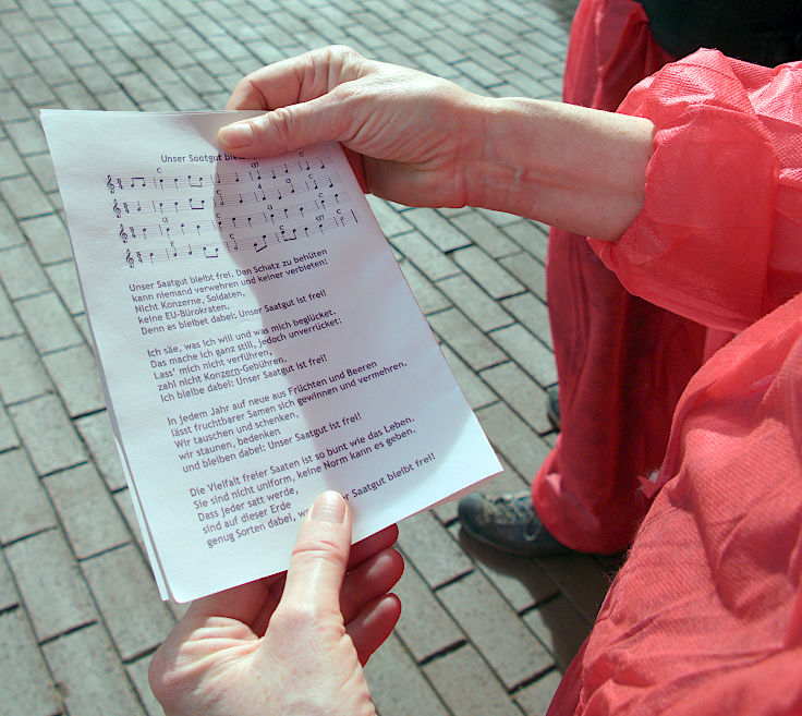 © www.mutbuergerdokus.de: Aktionsbündnis gegen Gentechnik - Düsseldorf und Umgebung: Demonstration 'Gehen gegen Gentechnik'
