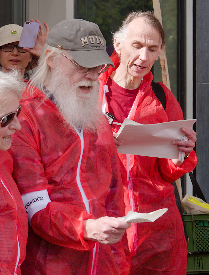 © www.mutbuergerdokus.de: Aktionsbündnis gegen Gentechnik - Düsseldorf und Umgebung: Demonstration 'Gehen gegen Gentechnik'