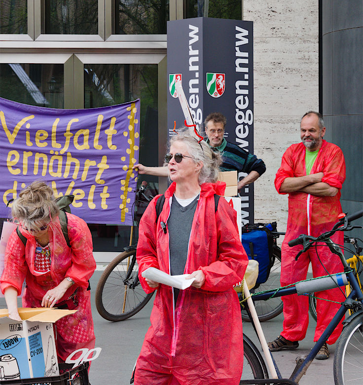 © www.mutbuergerdokus.de: Aktionsbündnis gegen Gentechnik - Düsseldorf und Umgebung: Demonstration 'Gehen gegen Gentechnik'