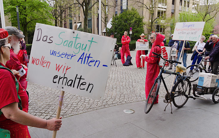 © www.mutbuergerdokus.de: Aktionsbündnis gegen Gentechnik - Düsseldorf und Umgebung: Demonstration 'Gehen gegen Gentechnik'