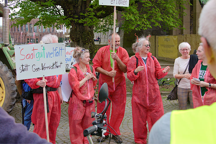 © www.mutbuergerdokus.de: Aktionsbündnis gegen Gentechnik - Düsseldorf und Umgebung: Demonstration 'Gehen gegen Gentechnik'