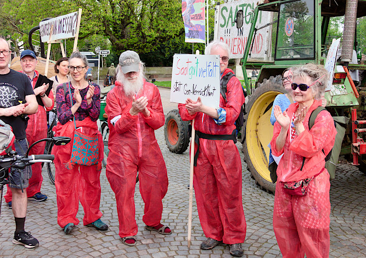 © www.mutbuergerdokus.de: Aktionsbündnis gegen Gentechnik - Düsseldorf und Umgebung: Demonstration 'Gehen gegen Gentechnik'