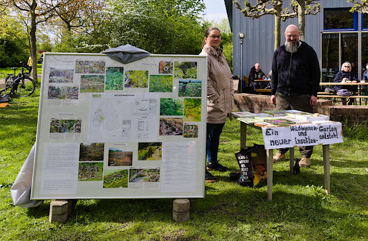 &copy; www.mutbuergerdokus.de: &Ouml;kotop Heerdt: Gartenfest zum 'Tag der Erde'