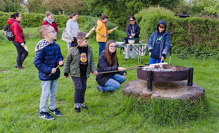 &copy; www.mutbuergerdokus.de: &Ouml;kotop Heerdt: Gartenfest zum 'Tag der Erde'