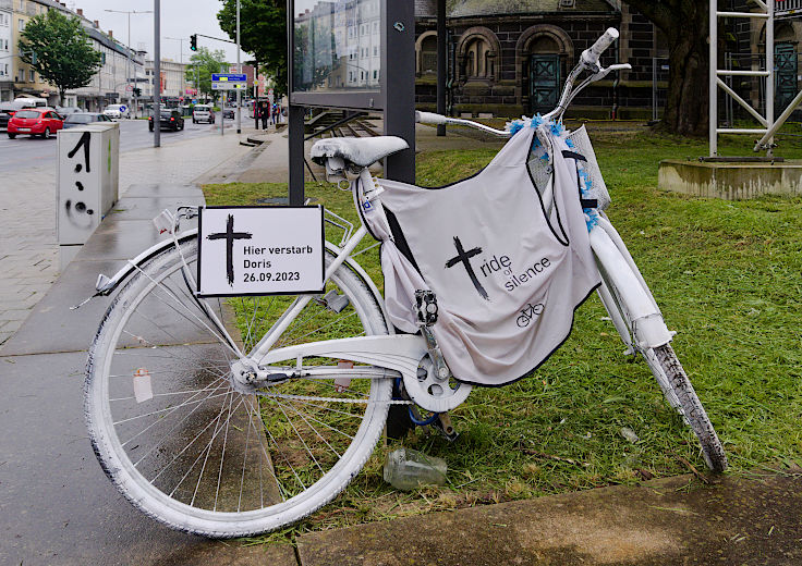 © www.mutbuergerdokus.de: ADFC Mönchengladbach: 4. 'Ride of Silence'