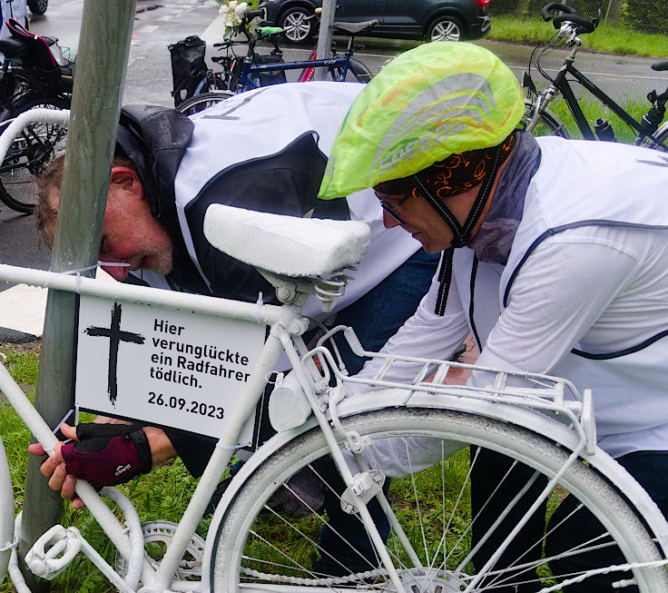 © www.mutbuergerdokus.de: ADFC Mönchengladbach: 4. 'Ride of Silence'