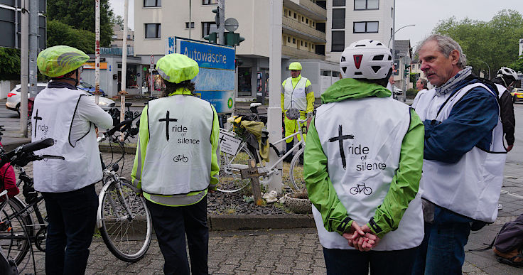 © www.mutbuergerdokus.de: ADFC Mönchengladbach: 4. 'Ride of Silence'