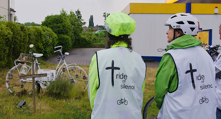 © www.mutbuergerdokus.de: ADFC Mönchengladbach: 4. 'Ride of Silence'