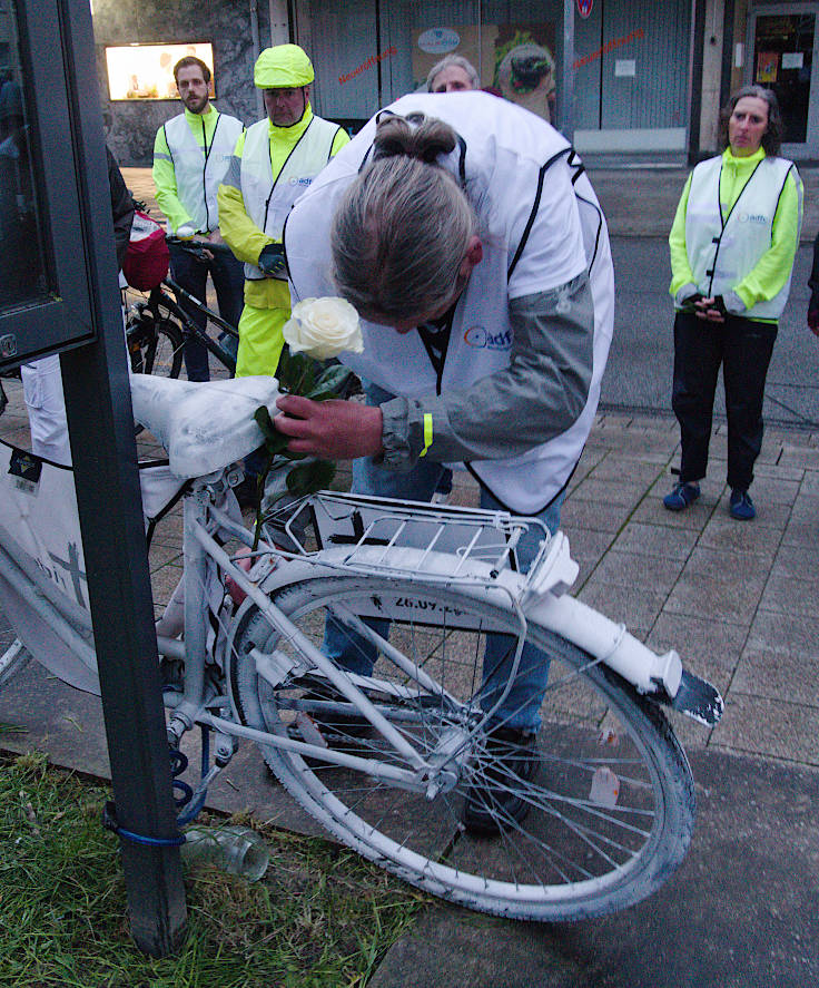 © www.mutbuergerdokus.de: ADFC Mönchengladbach: 4. 'Ride of Silence'