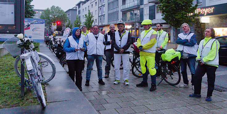 © www.mutbuergerdokus.de: ADFC Mönchengladbach: 4. 'Ride of Silence'