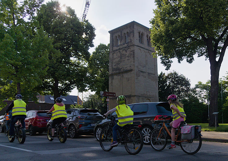 © www.mutbuergerdokus.de: 5. 'Meerbuscher Radnacht'