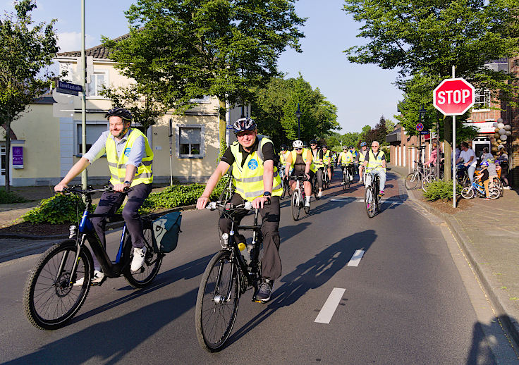 © www.mutbuergerdokus.de: 5. 'Meerbuscher Radnacht'