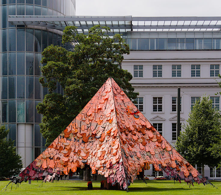 © www.mutbuergerdokus.de: Ausstellung 'EINE STRASSE'