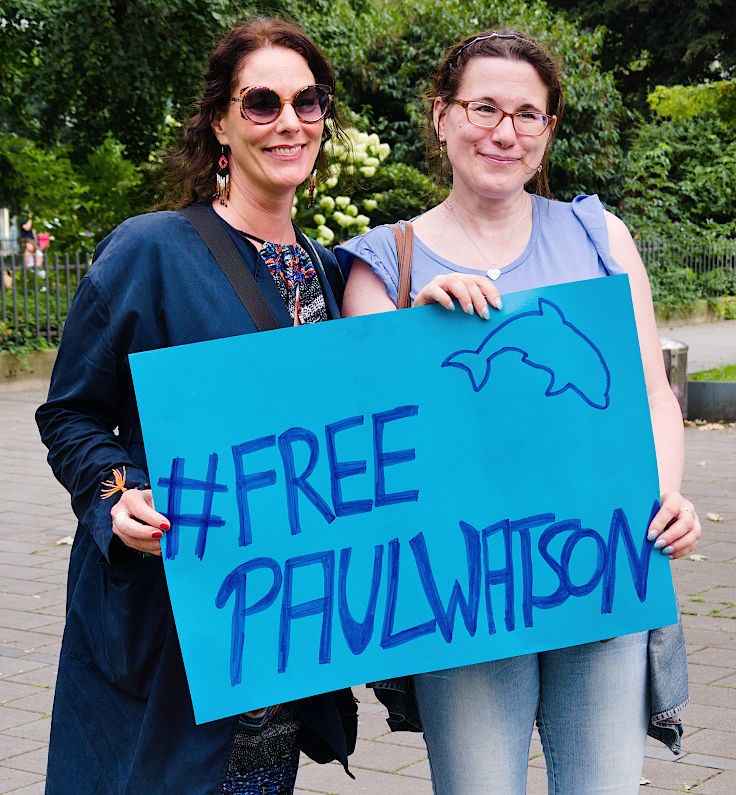© www.mutbuergerdokus.de: Kundgebung 'FREE Paul Watson'