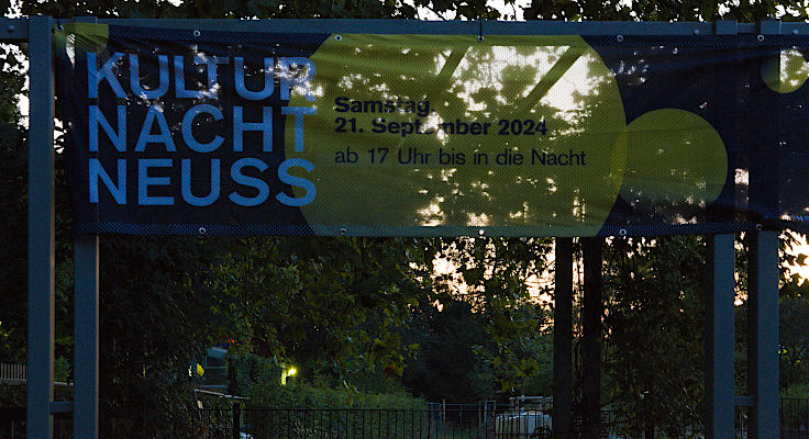 &copy; www.mutbuergerdokus.de: Kulturnacht Neuss: 'nachtgruen'