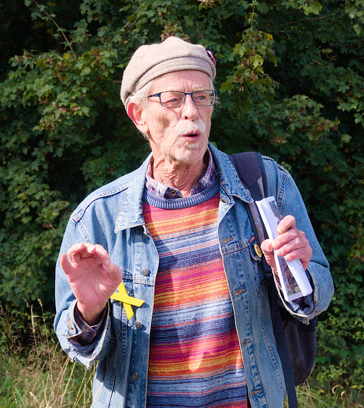 © www.mutbuergerdokus.de: Waldspaziergang am und im Hambacher Wald
