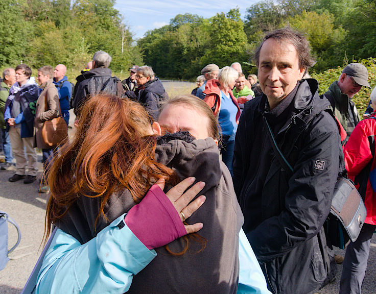 © www.mutbuergerdokus.de: Waldspaziergang am und im Hambacher Wald