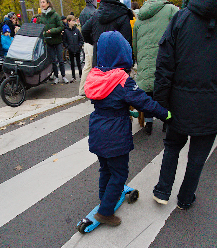 © www.mutbuergerdokus.de: Demonstration 'Sichere Luxemburger Straße für alle - Unfälle verhindern, nicht verwalten!'