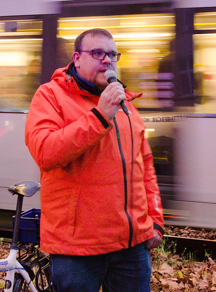 © www.mutbuergerdokus.de: Demonstration 'Sichere Luxemburger Straße für alle - Unfälle verhindern, nicht verwalten!'