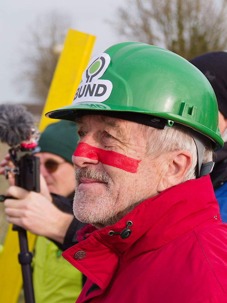 © www.mutbuergerdokus.de: ROTE LINIE am Hambacher Wald