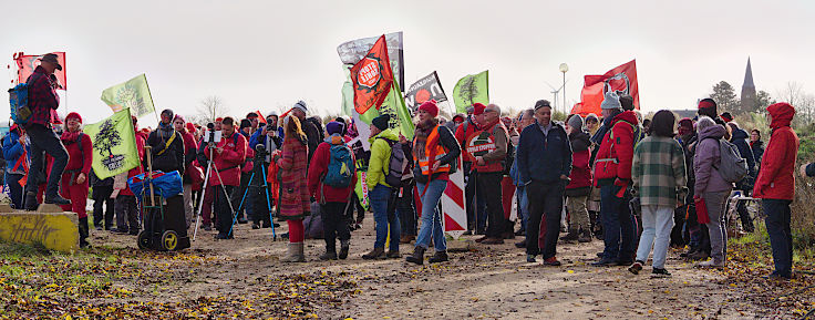 © www.mutbuergerdokus.de: ROTE LINIE am Hambacher Wald