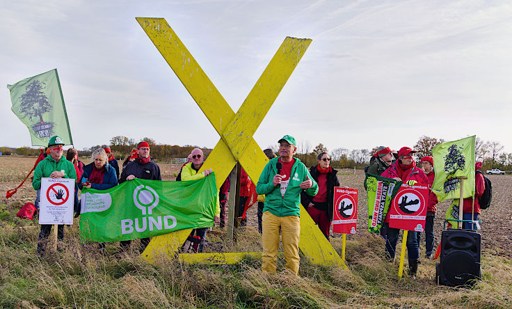 © www.mutbuergerdokus.de: ROTE LINIE am Hambacher Wald