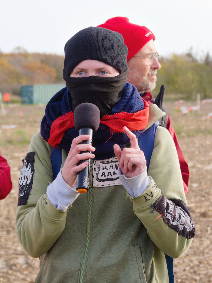 © www.mutbuergerdokus.de: ROTE LINIE am Hambacher Wald