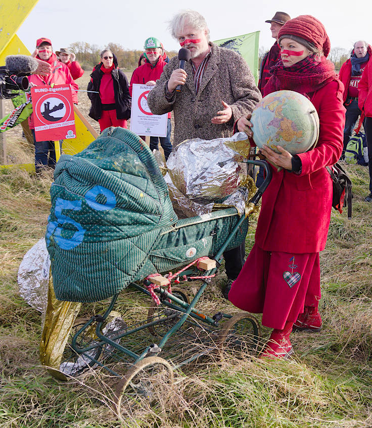© www.mutbuergerdokus.de: ROTE LINIE am Hambacher Wald