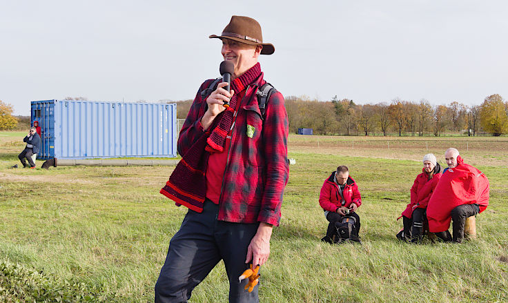 © www.mutbuergerdokus.de: ROTE LINIE am Hambacher Wald