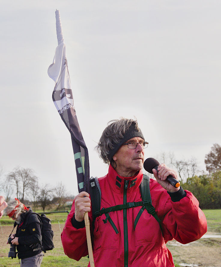 © www.mutbuergerdokus.de: ROTE LINIE am Hambacher Wald