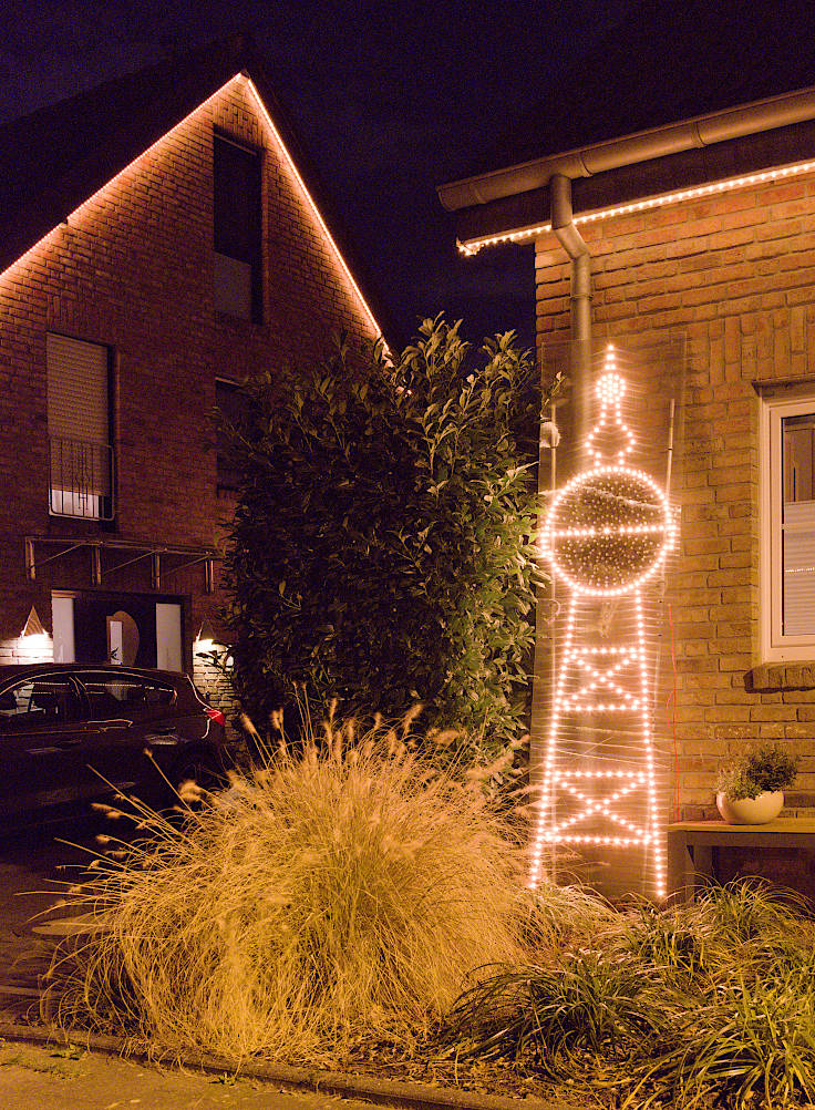 © www.mutbuergerdokus.de: Lichtershow im Advent